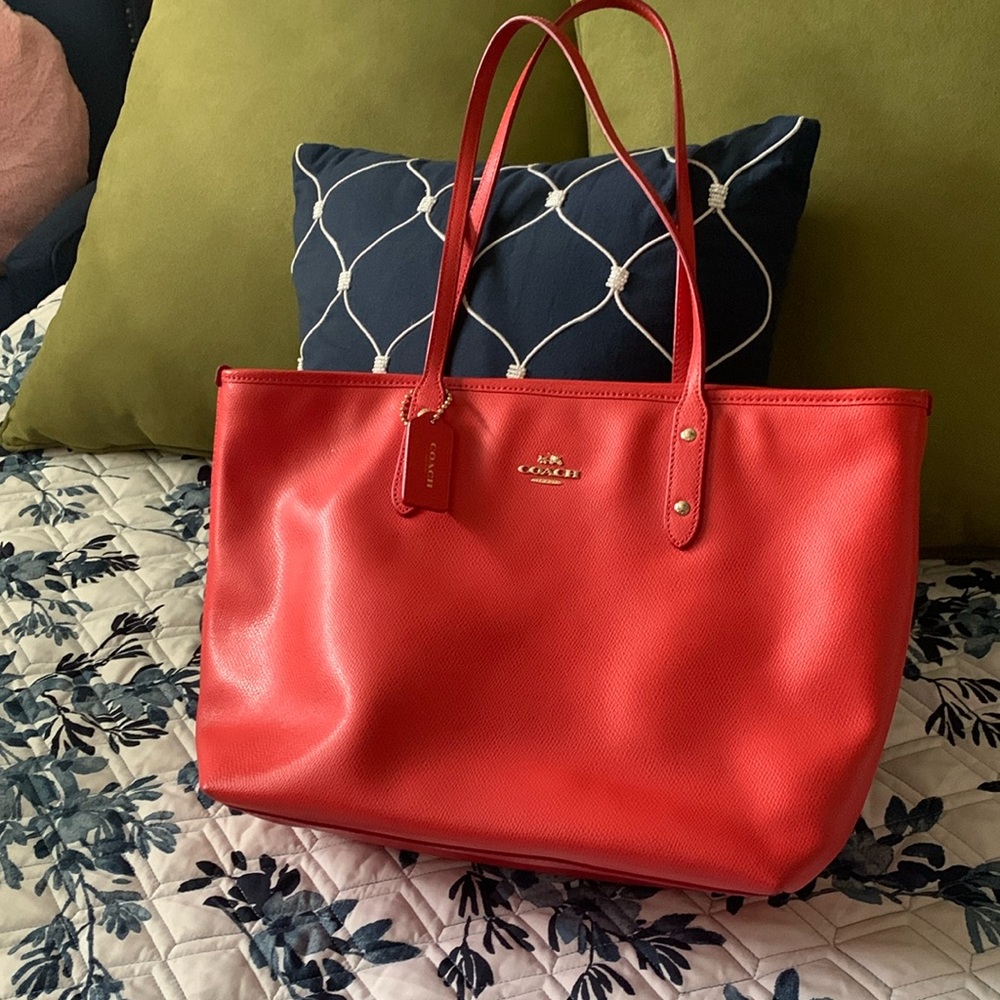 SOLD ON ANOTHER MARKET Beautiful coral color Coach bag tote